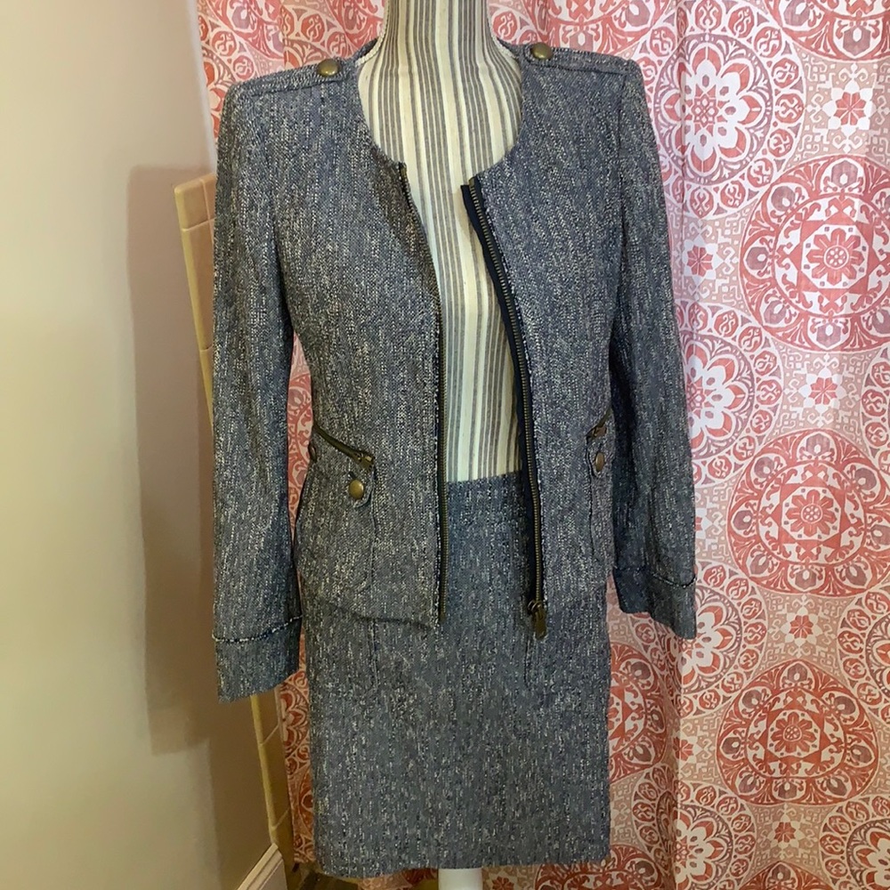 Ann Taylor 2 piece skirt suit